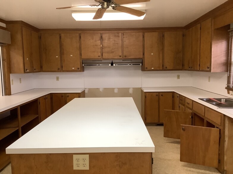 More Photos Of 605 Clarksbury Church Rd, Thomasville Religious Facility For Sale