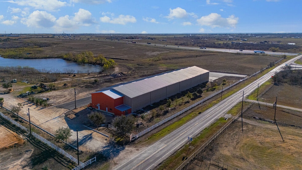 More Photos Of 3411 FM465, Seguin Warehouse For Lease