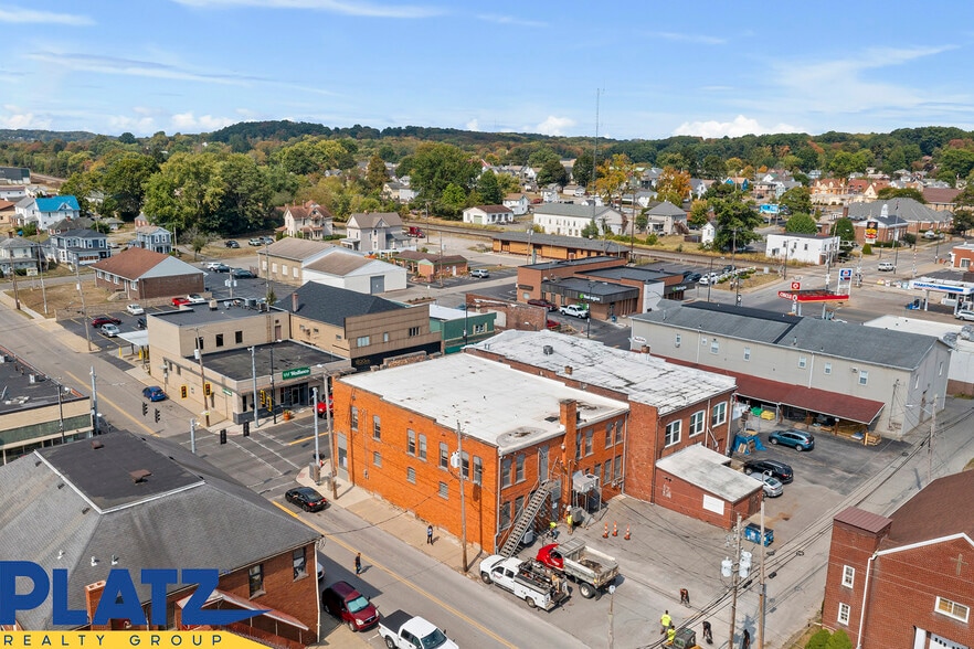 More Photos Of 132 N Market St, East Palestine Office For Sale