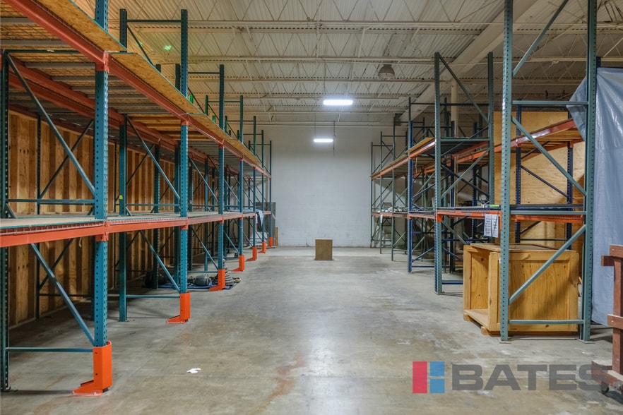 More Photos Of 9203 Diplomacy Row, Dallas Distribution For Lease