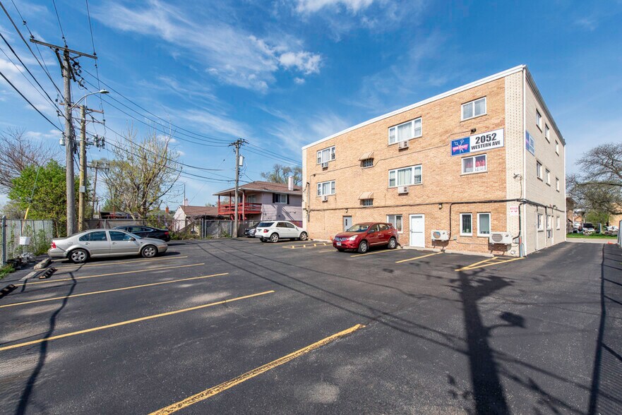 More Photos Of 2052 Western Ave, Waukegan Storefront For Lease