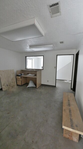More Photos Of 7115 Satsuma Dr, Houston Unknown For Lease