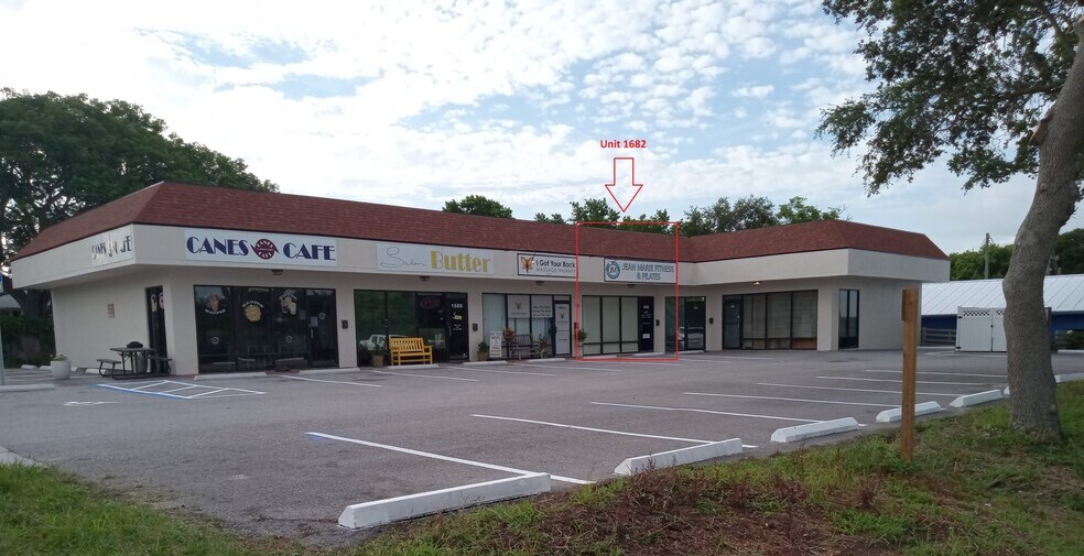More Photos Of 1682 Alt 19, Palm Harbor Flex For Lease