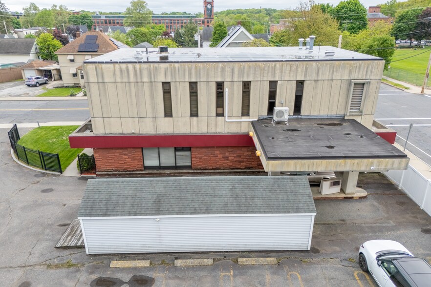 More Photos Of 119 Winsor St, Ludlow Office For Sale