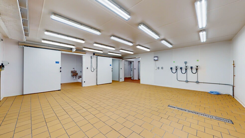 More Photos Of 906 Rt-28, Kingston Restaurant For Sale