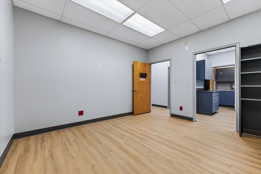 More Photos Of 2143a-2145 Old Ashland City Rd, Clarksville Freestanding For Lease