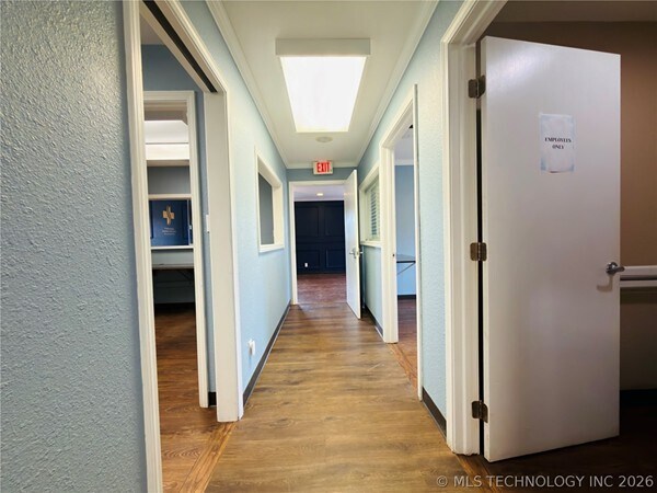 More Photos Of 1002 E Cherry St, Cushing Medical For Sale