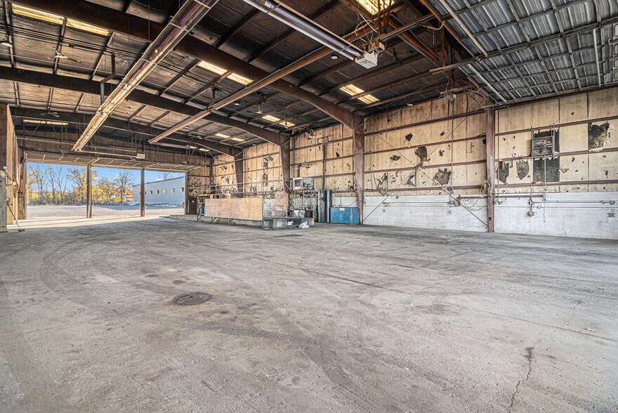 More Photos Of 29250 S Wixom Rd, Wixom Warehouse For Sale