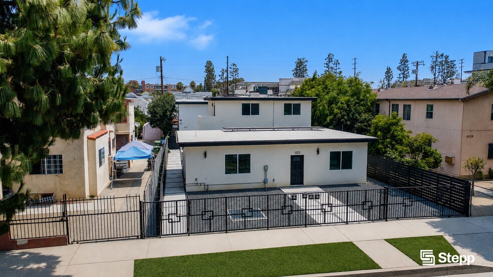 Primary Photo Of 1023 E 28th St, Los Angeles Apartments For Sale