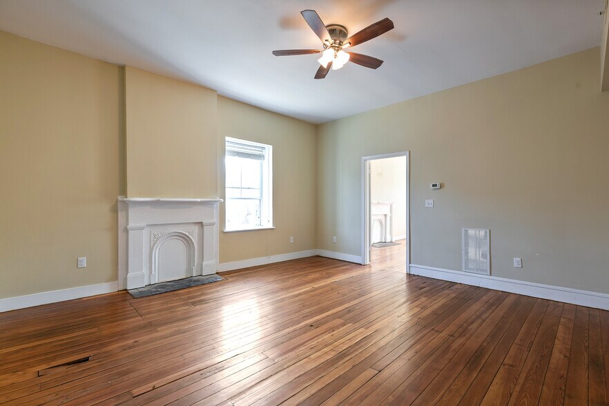 More Photos Of 618 N 1st St, Richmond Storefront Retail Residential For Sale