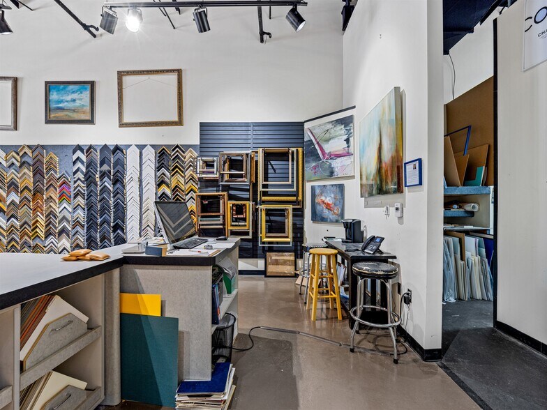 More Photos Of 1829 Hendersonville Rd, Asheville Unknown For Lease