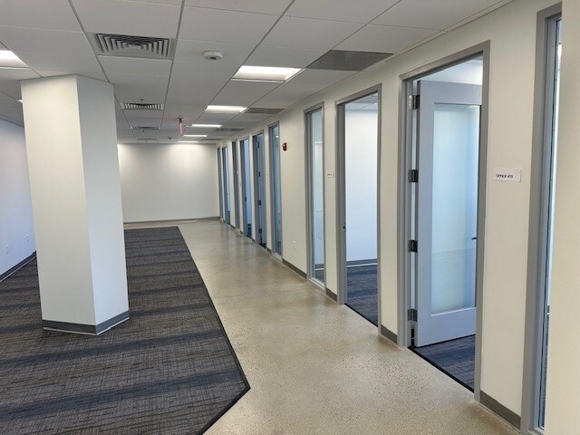 More Photos Of 1604 Spring Hill Rd, Vienna Office For Lease