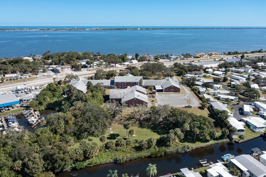 More Photos Of 4400 Dixie Hwy NE, Palm Bay Schools For Sale