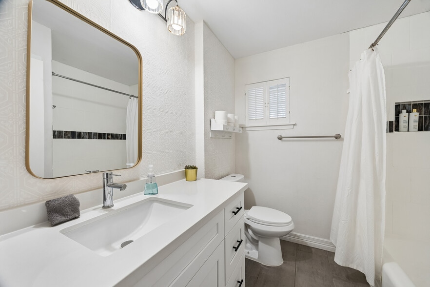More Photos Of 5474 Imogene St, Houston Specialty For Sale