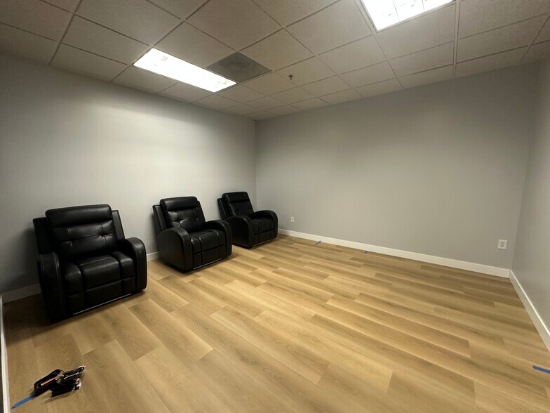 More Photos Of 861 Harold Pl, Chula Vista Research And Development For Sale