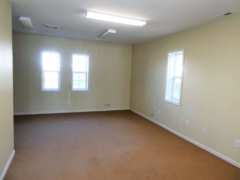 More Photos Of 335 Evesham Ave, Lawnside Medical For Lease