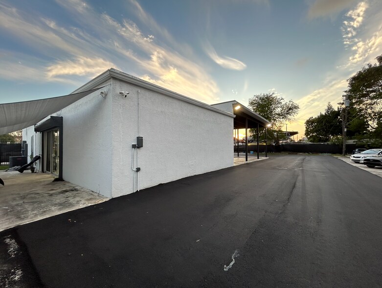 Primary Photo Of 197-199 NW 79th St, Miami Showroom For Lease