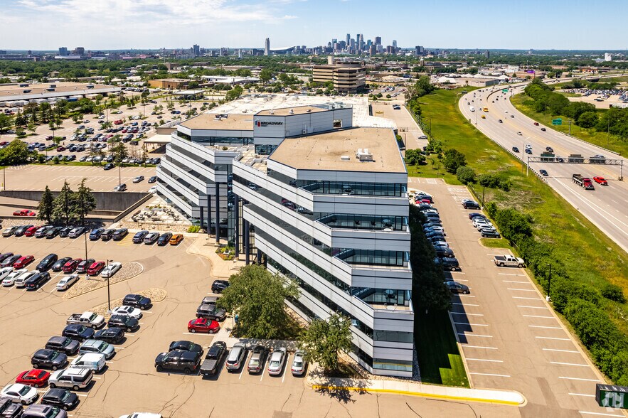 More Photos Of 1300 NE Godward St, Minneapolis Office For Lease