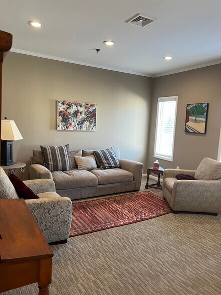 More Photos Of 130 Maple Ave, Red Bank Medical For Lease