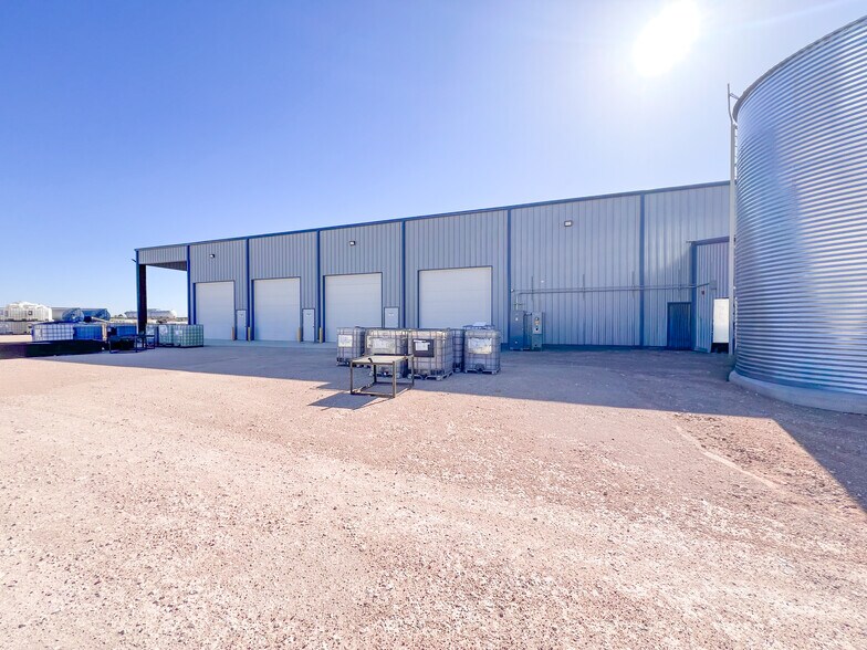 More Photos Of 2401 E County Road 155, Midland Service For Sale