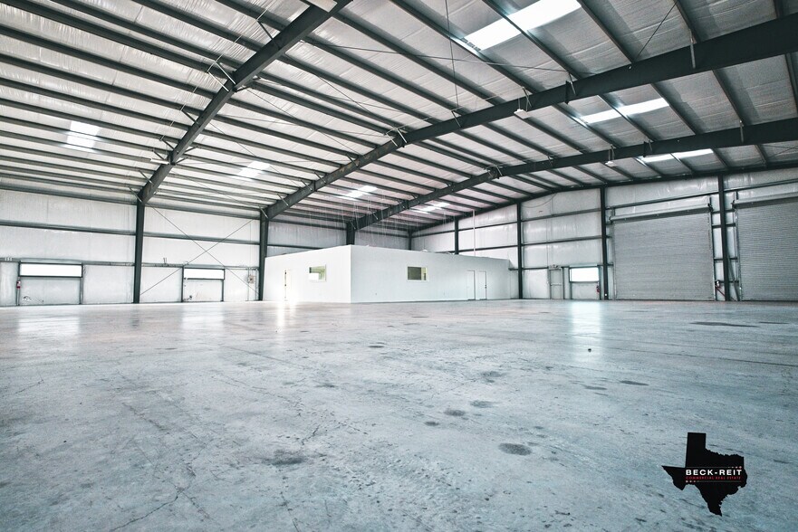 More Photos Of 12955 WRIGHT, Creedmoor Warehouse For Lease