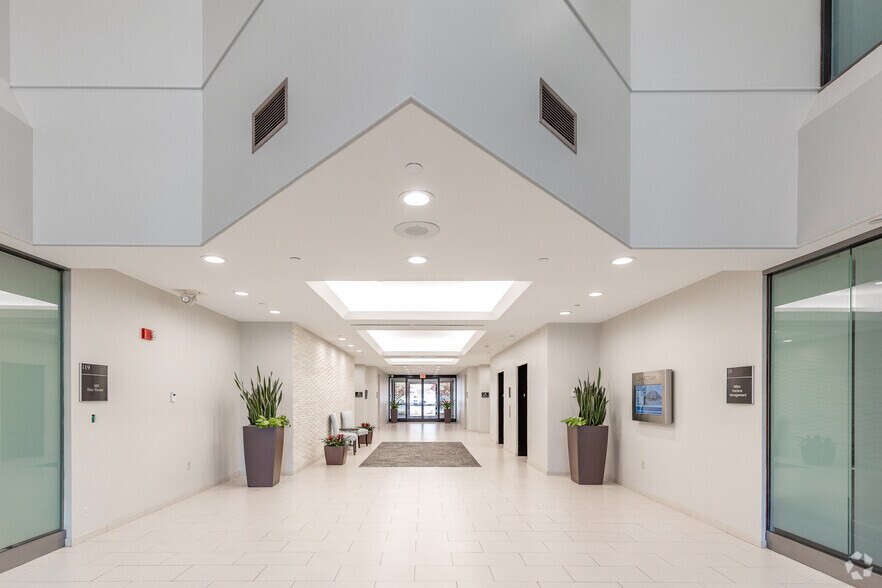 More Photos Of 5409 Maryland Way, Brentwood Office For Lease