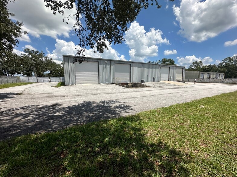 More Photos Of 16210-16214 Aviation Loop Dr, Brooksville Warehouse For Lease