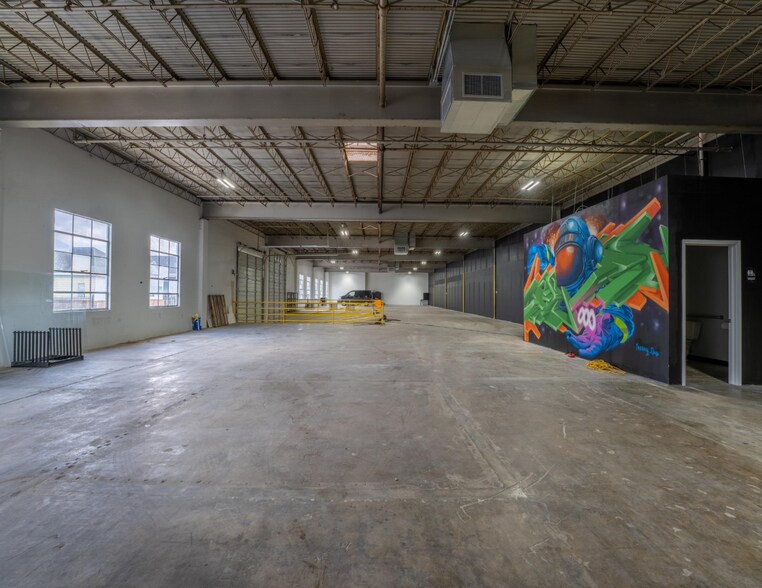 More Photos Of 2802 Canal St, Houston Warehouse For Lease