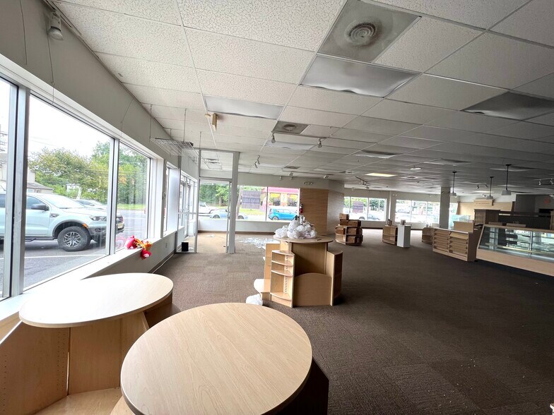 More Photos Of 116 N White Horse Pike, Lawnside Freestanding For Lease