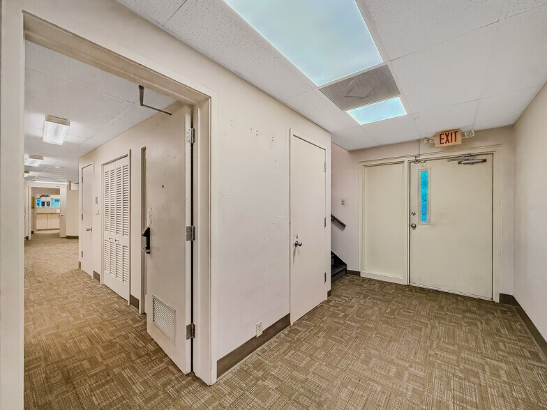 More Photos Of 1031 US Highway 181, Portland Bank For Lease