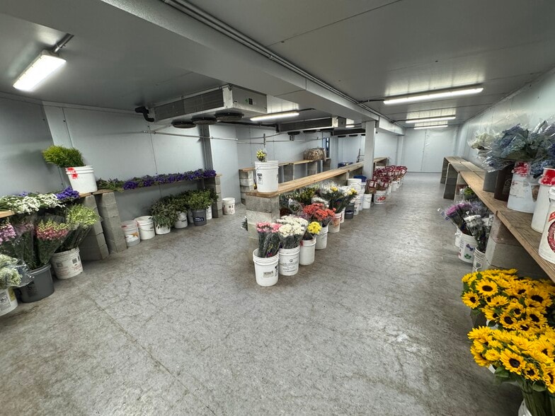 More Photos Of 2820 Broadmoor Ave, Concord Office For Sale