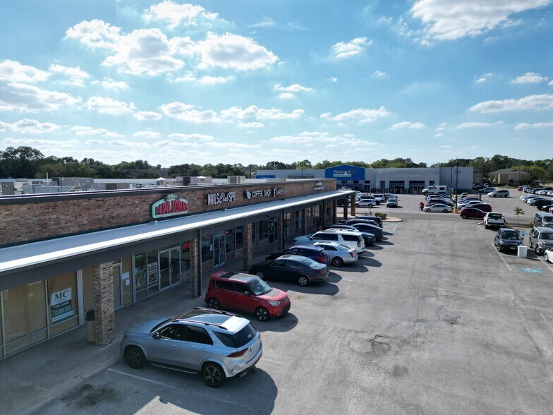 More Photos Of 9700-9730 Hillcroft Ave, Houston Unknown For Lease