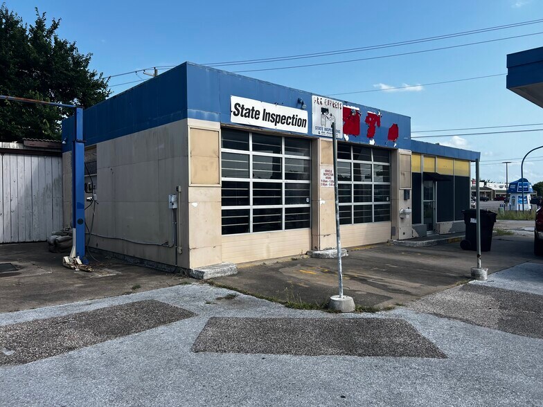 More Photos Of 1200 E Mulberry St, Angleton Auto Repair For Sale