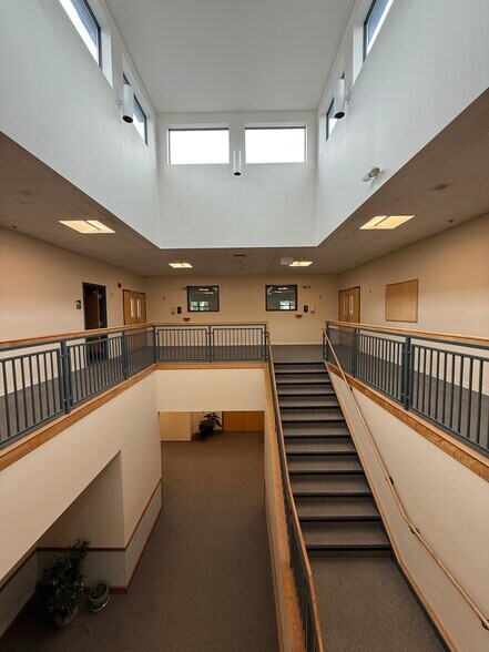 More Photos Of 2 Stonewood Dr, Freeport Office For Lease