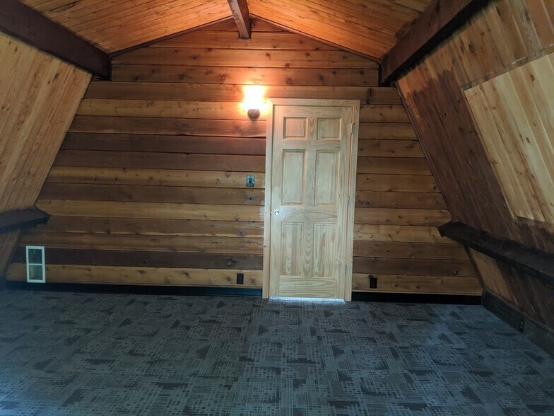 More Photos Of 1580-1590 Robinhood Dr, Etters Freestanding For Lease