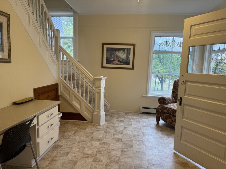 More Photos Of 315 S Grove Ave, Owatonna Schools For Sale