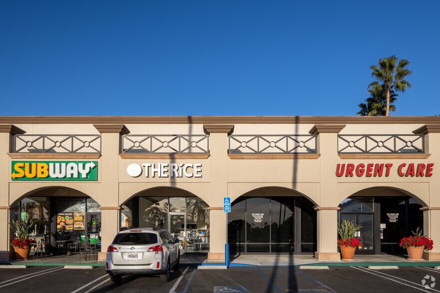 More Photos Of 26731-26771 Portola Pky, Foothill Ranch Unknown For Lease