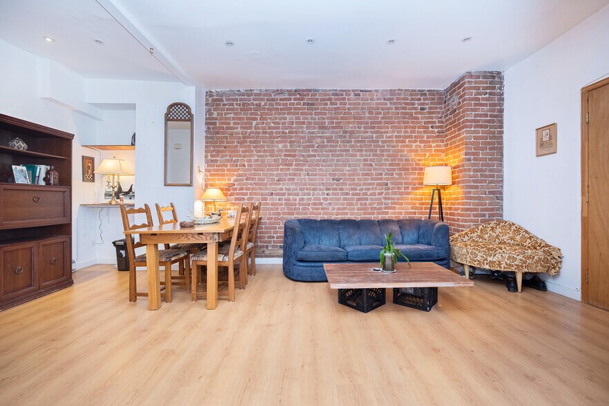 More Photos Of 4320-4324 St Saint-Denis, Montréal Multifamily For Sale