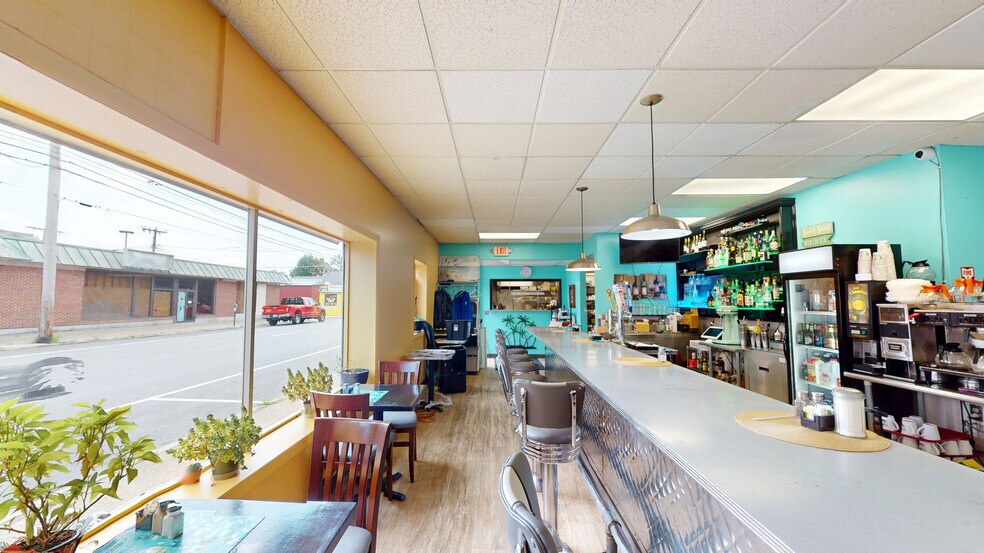 More Photos Of 233 Main St, Nashua Restaurant For Sale