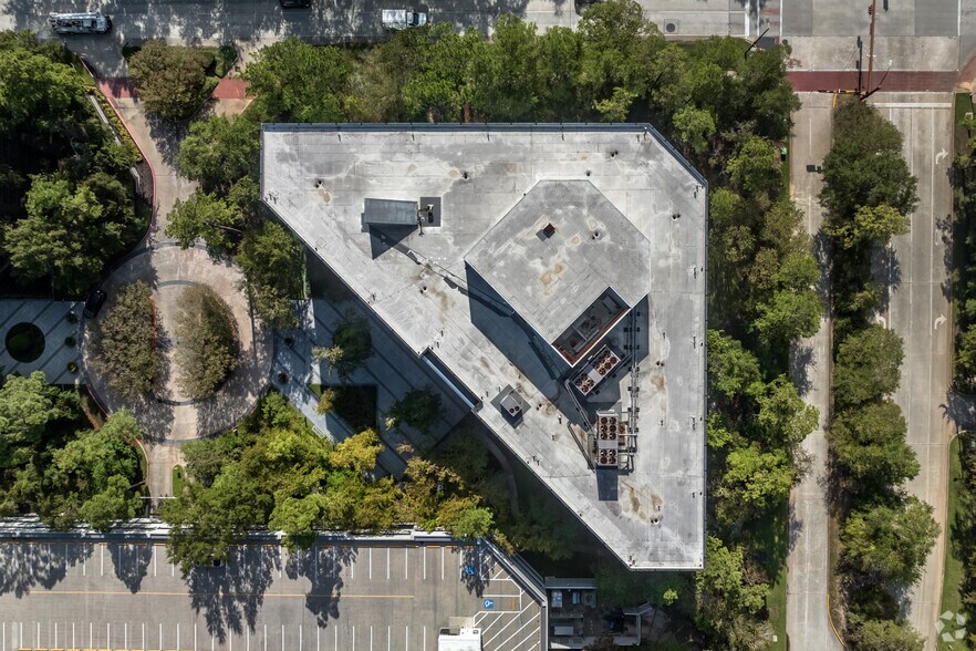 More Photos Of 10077 Grogans Mill Rd, The Woodlands Office For Lease