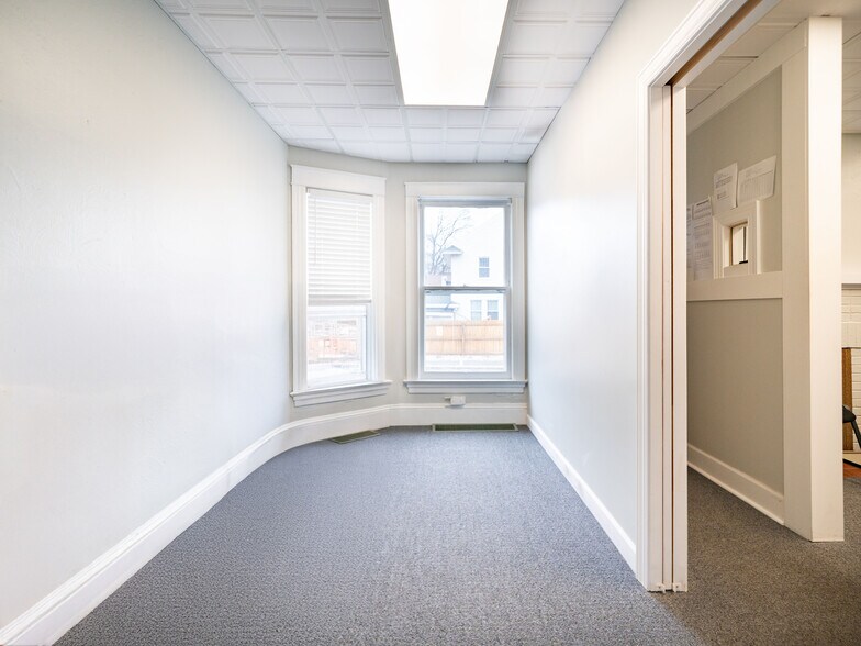 More Photos Of 1367 W Ridge Rd, Rochester Office For Sale