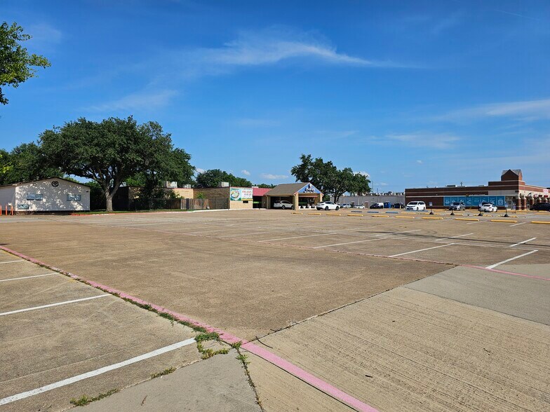 More Photos Of 3114 Old Denton Rd, Carrollton Specialty For Sale