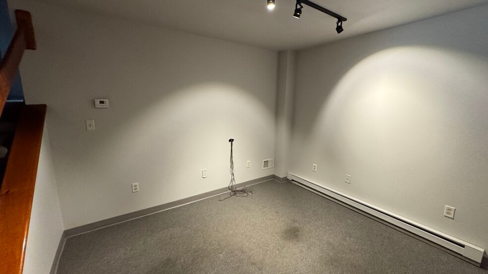 More Photos Of 1850 Friedensville Rd, Bethlehem Office For Lease