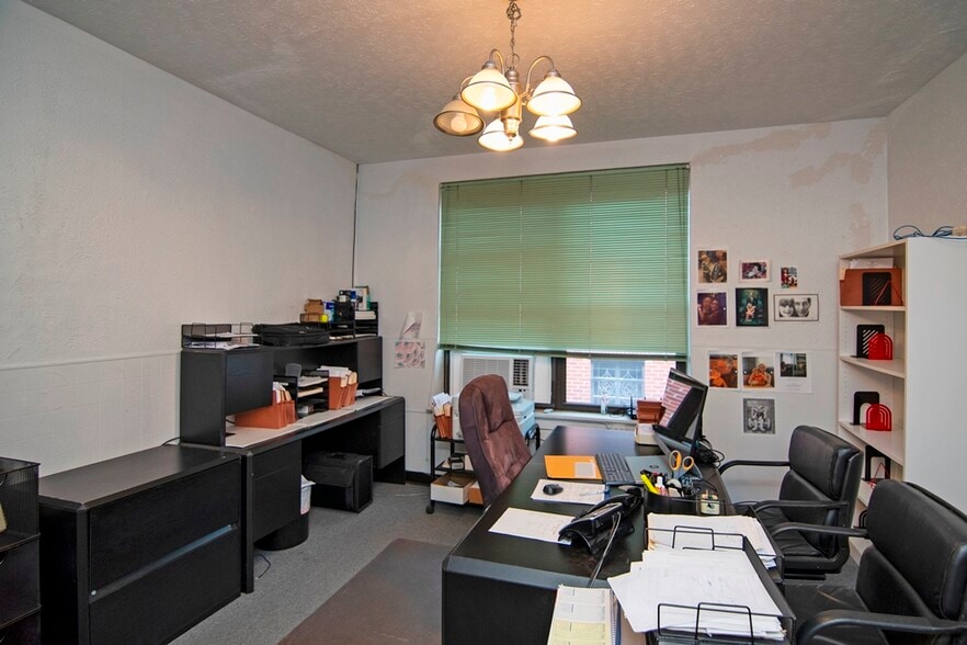 More Photos Of 207 S Heber St, Beckley Office For Sale