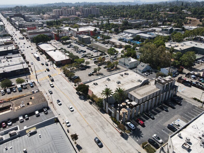 More Photos Of 106 Palmetto Dr, Pasadena Office For Sale