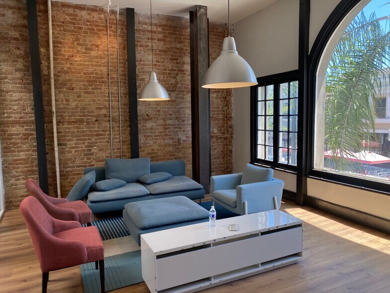 More Photos Of 43 E Colorado Blvd, Pasadena Restaurant For Sale