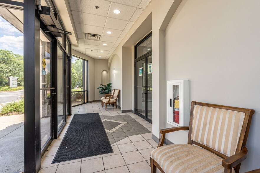 More Photos Of 1750 N Randall Rd, Elgin Medical For Lease