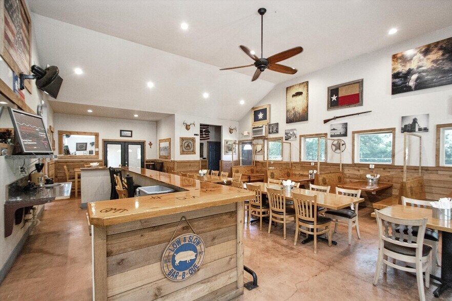 More Photos Of 3710 Waterwood Pass, Elmendorf Restaurant For Sale