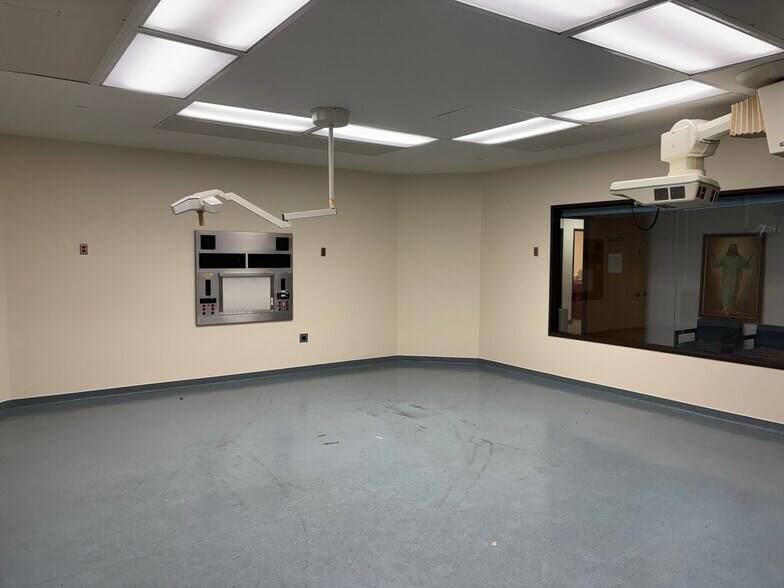 More Photos Of 1500 Lafayette Ave, Moundsville Medical For Lease