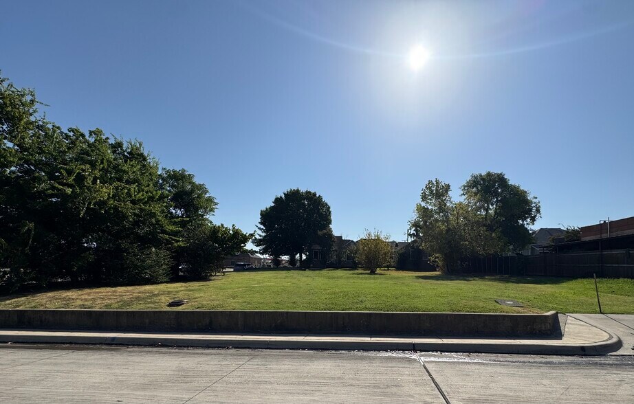 More Photos Of 203 W Kaufman, Rockwall Land For Sale